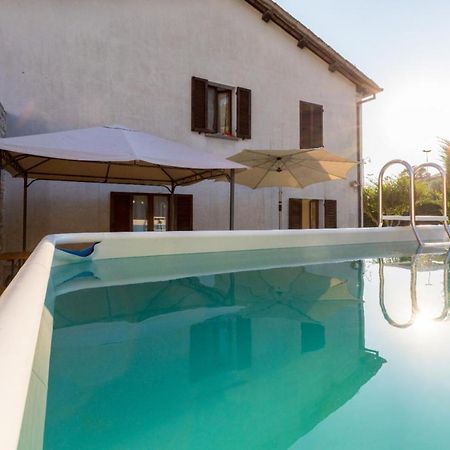 Borgo Santa Lucia Apartment With Private Parking & Garden Gubbio Luaran gambar