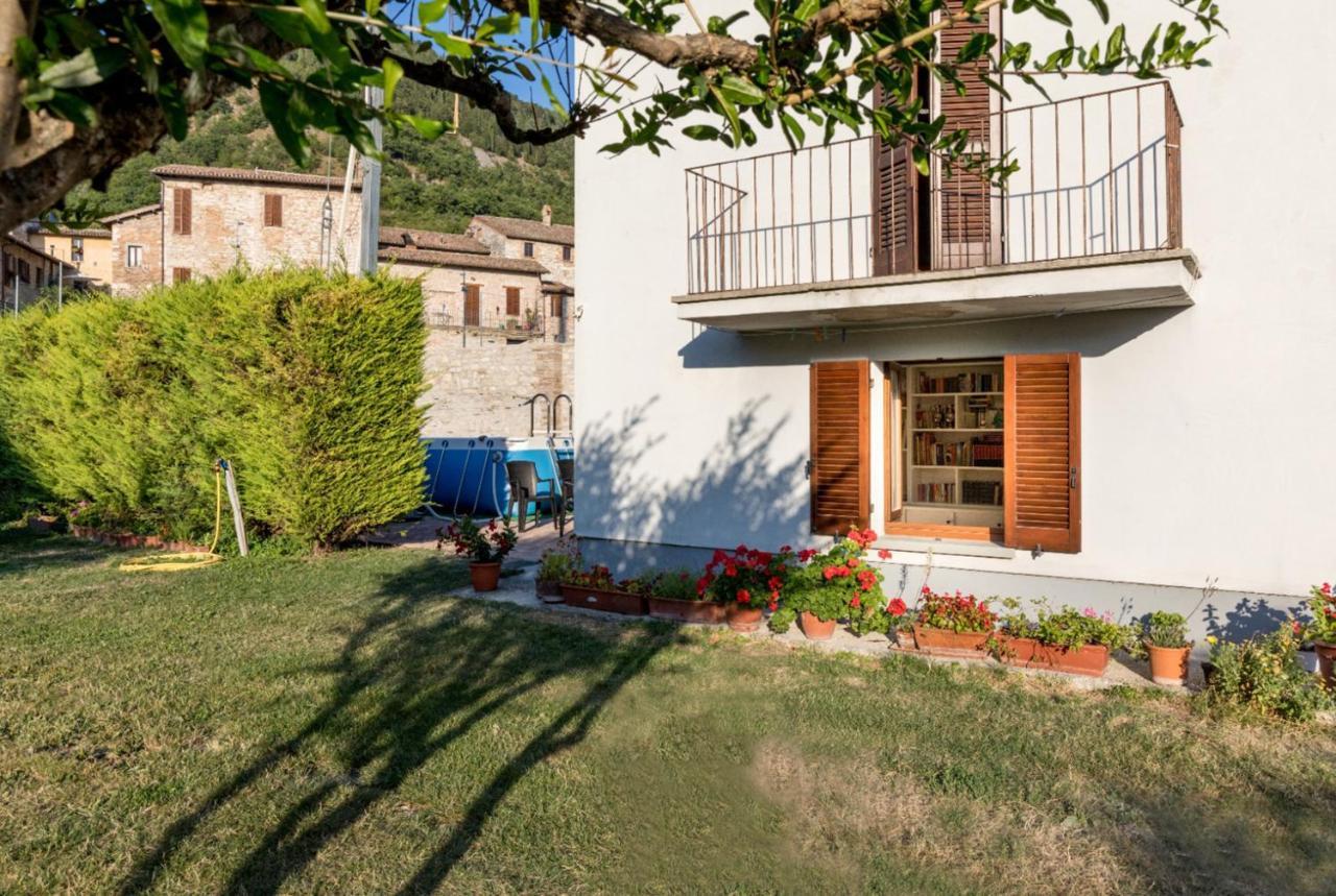 Borgo Santa Lucia Apartment With Private Parking & Garden Gubbio Luaran gambar