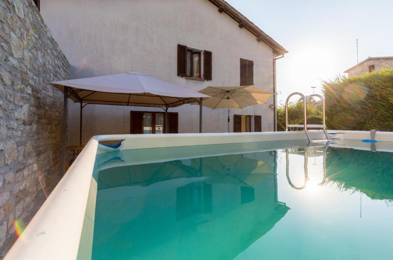 Borgo Santa Lucia Apartment With Private Parking & Garden Gubbio Luaran gambar