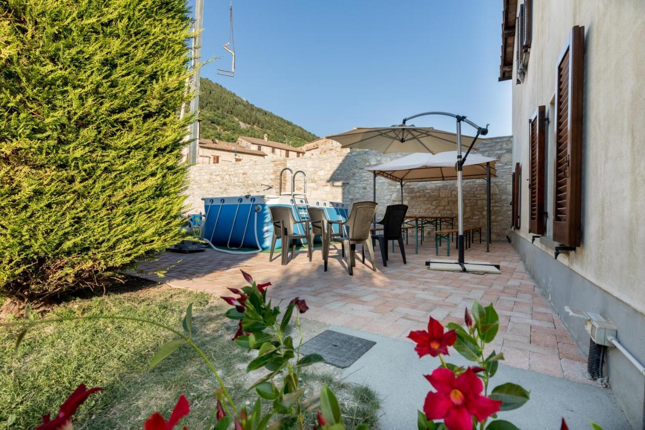 Borgo Santa Lucia Apartment With Private Parking & Garden Gubbio Luaran gambar